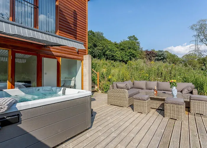 Waterside Lodge Sixteen - Uk13038