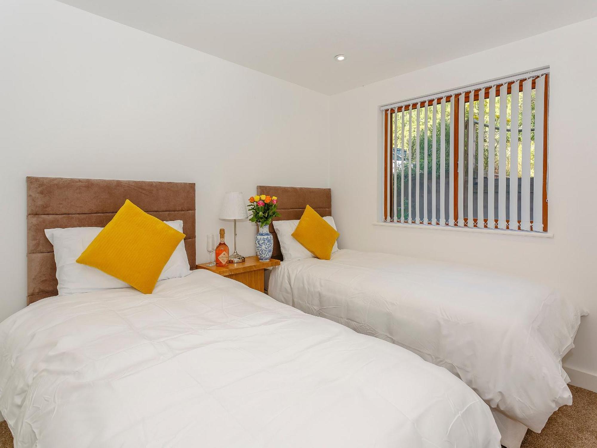 Holiday home Waterside Sixteen - Uk13038 *